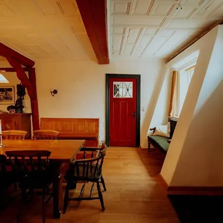 Altes Faehrhaus - Unnern, 170 Qm Apartment Wewelsfleth